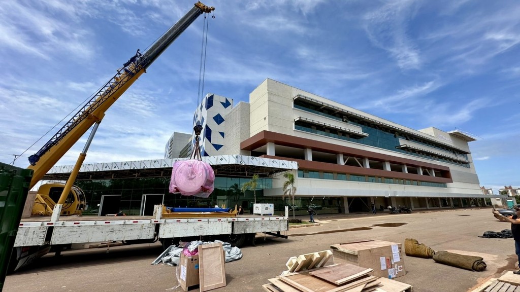 Governo inicia instalação de aparelhos de ressonância magnética no Hospital Governo inicia instalação de aparelhos de ressonância magnética no Hospital Central