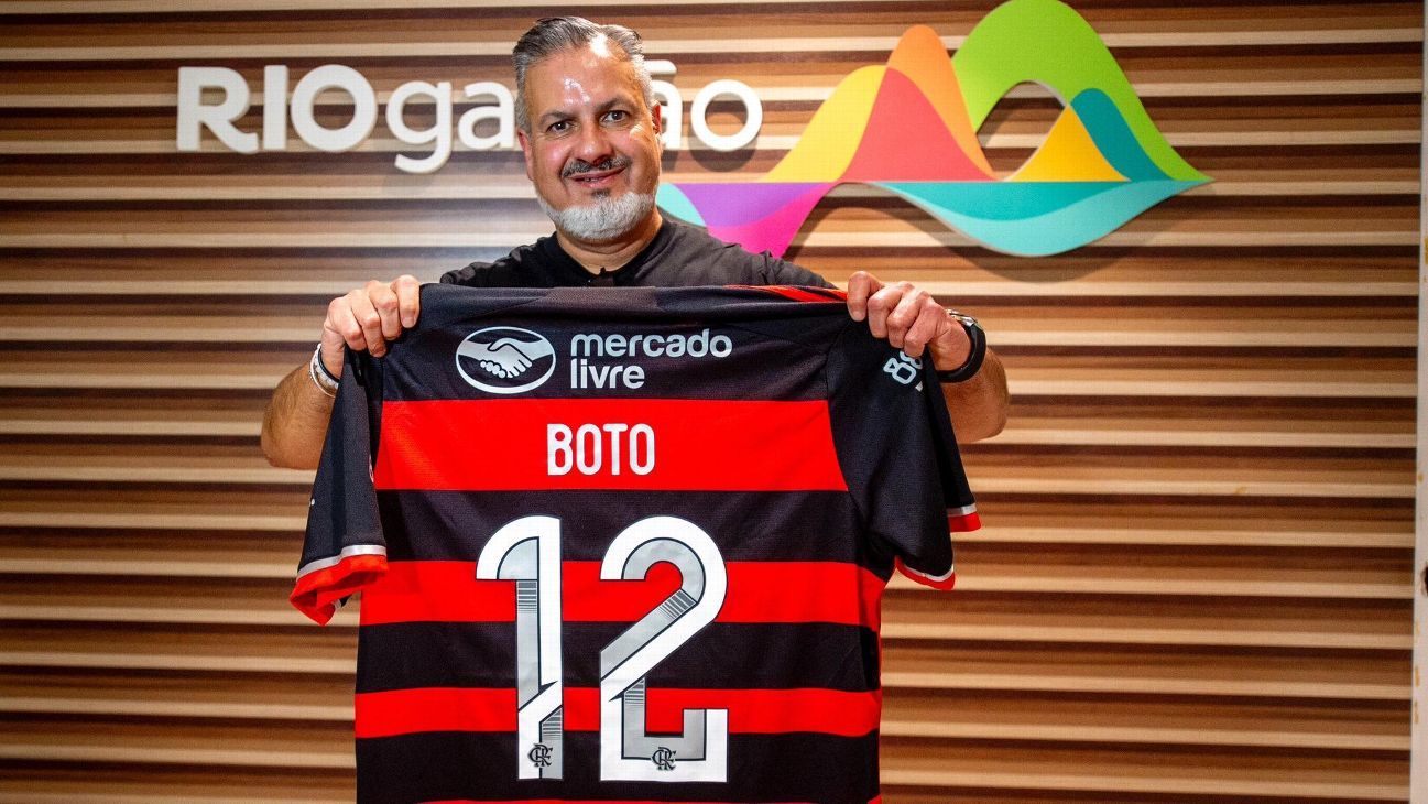 Novo diretor do Flamengo revela 1ª impressão com Filipe Luís Novo diretor do Flamengo revela 1ª impressão com Filipe Luís