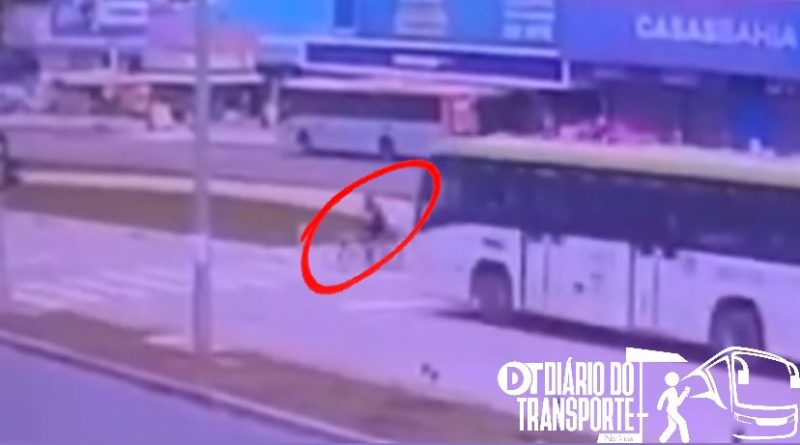 Ônibus da BSBus atinge ciclista no centro de Taguatinga, no Distrito Federal nesta terça-feira (24) 