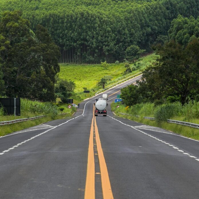 Multa de R$ 130 para quem sujar as rodovias, garante Multa de R$ 130 para quem sujar as rodovias, garante Artesp