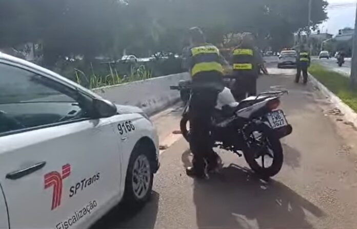 99 paga advogados para motociclistas processarem prefeitura de São Paulo pelo mesmo escritório que defendeu empresa em outras ações