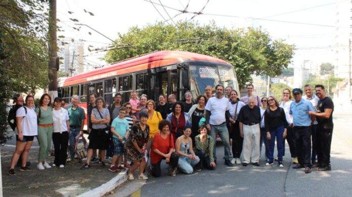 Aniversário de São Paulo é celebrado em passeio de trólebus na tradicional 408 A-10 – conheça a história da linha