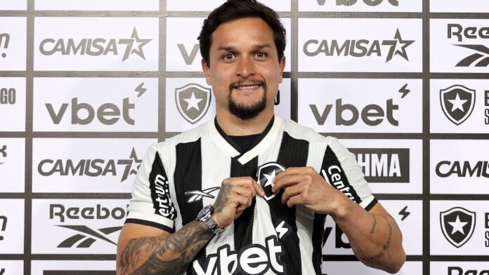 Apresentado no Botafogo, Artur revela 'sonho' com Supercopa contra o Flamengo