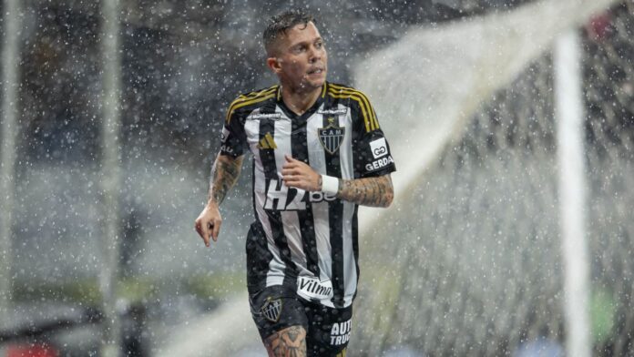 Bernard faz forte desabafo depois do 1º gol em retorno ao Galo