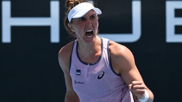 Bia Haddad vira contra argentina e vence no sufoco na estreia do Australian Open 2025