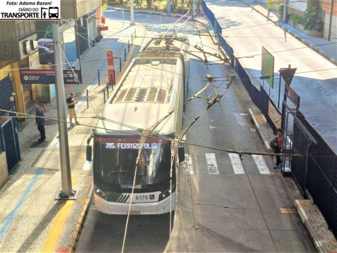 Chuva forte gera atrasos e desvios em linhas intermunicipais em São Paulo e região metropolitana neste domingo (26)