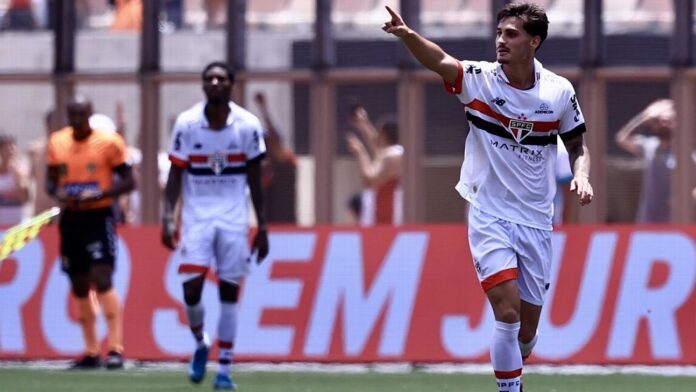 Corinthians abre 2 a 0, mas São Paulo vira e é campeão da Copinha