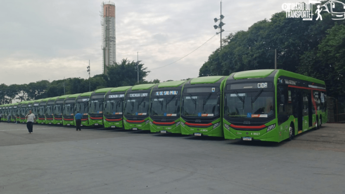 Diário do Transporte acompanha apresentação de 100 novos ônibus elétricos para a cidade de São Paulo, mas há 2.711 coletivos a diesel com dez anos ou mais rodando