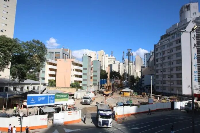 Escavações arqueológicas podem atrasar cronograma da Estação 14 Bis-Saracura, da futura Linha 6-Laranja, se não forem concluídas até final de fevereiro de 2025
