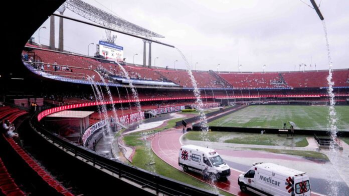 Federação Paulista adia início de São Paulo x Corinthians após 'dilúvio'