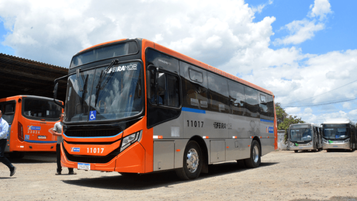 Feira de Santana (BA) recebe sete novos ônibus com ar-condicionado para o transporte coletivo municipal nesta sexta-feira (31)