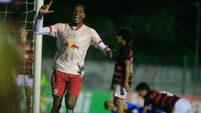 Flamengo perde para o Red Bull Bragantino e é eliminado na Copinha