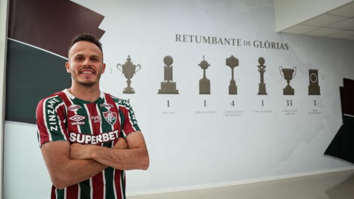 Fluminense anuncia a contratação de Renê para a vaga de Diogo Barbosa