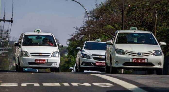 Força-Tarefa da Prefeitura de SP para alvarás de táxis e Condutax tem prazo prorrogado