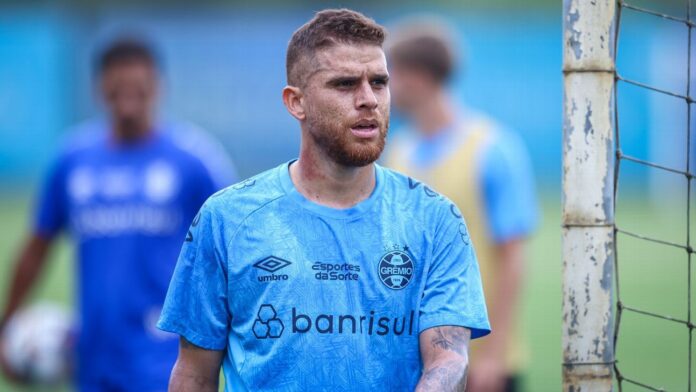 Gafe? Cuéllar é apresentado no Grêmio e responde sobre quase acerto com o Inter