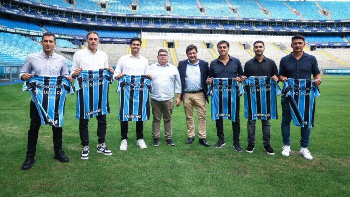 Grêmio anuncia acerto com lateral multicampeão pelo Flamengo