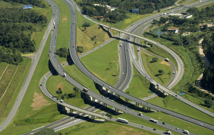 Grupo CCR inicia projeto de eletrificação de frota operacional usada em rodovias