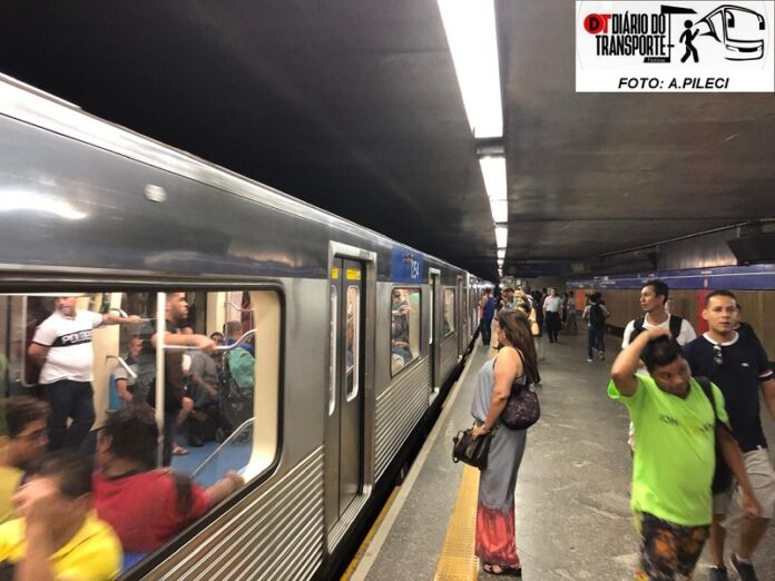 Justiça condena Metrô de São Paulo a indenizar passageira que fraturou a perna ao cair em vão entre trem e plataforma