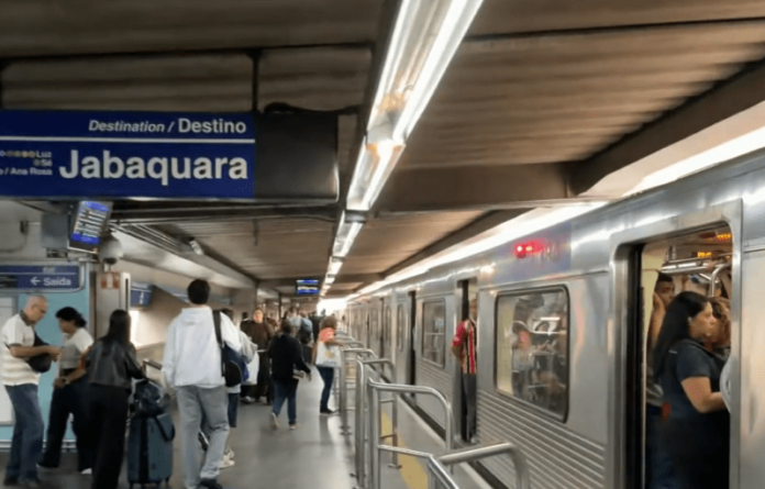 Linha 1-Azul do Metrô volta a funcionar normalmente após problemas na manhã desta quarta (29)