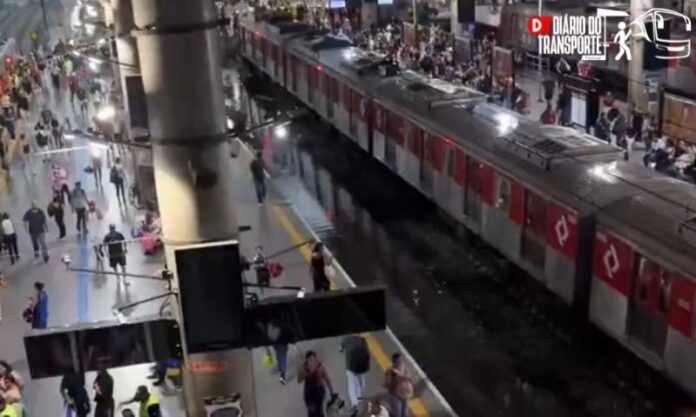 Linha 12-Safira da CPTM retoma operação de forma parcial na noite desta sexta (24)