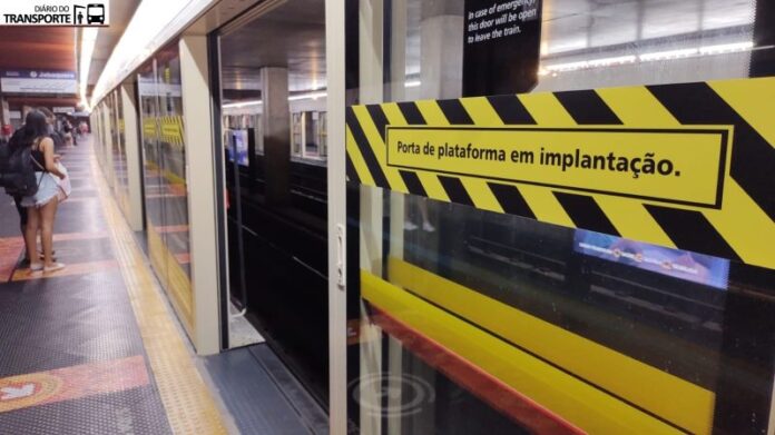 Linha 3-Vermelha vai operar normalmente neste domingo (26). Metrô suspende temporariamente instalação de portas de plataforma em Tatuapé