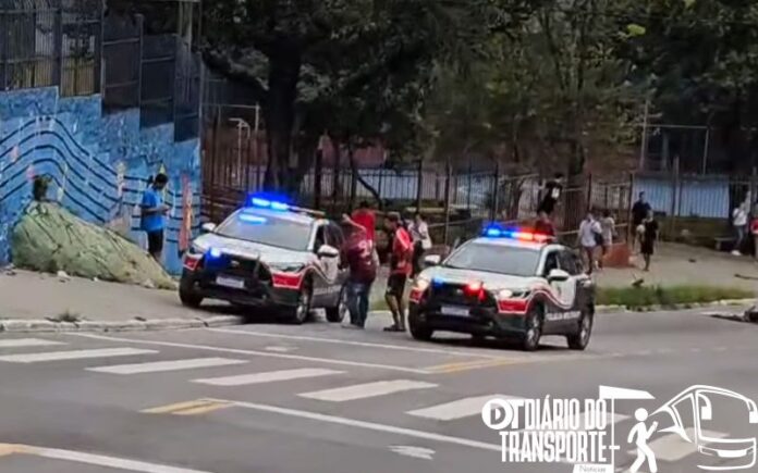 Manifestação na Estrada de Taipas (SP) provoca desvio de linhas de ônibus nesta terça-feira (28) 