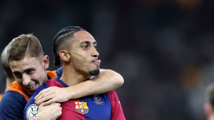 'Melhor do mundo': jornais vão à loucura com Raphinha em 'Melhor do mundo': jornais vão à loucura com Raphinha em goleada do Barcelona