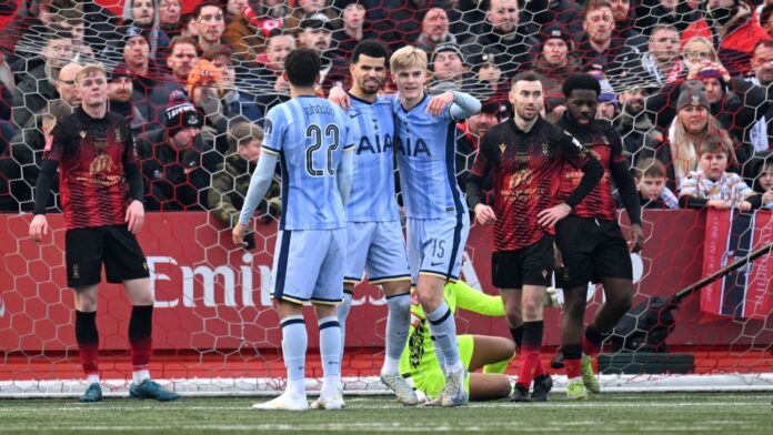Na prorrogação, Tottenham elimina time da 5ª divisão na Copa da Inglaterra