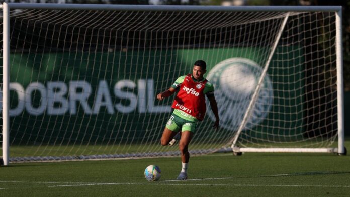 O que pensa Rony sobre futuro e afastamento do Palmeiras