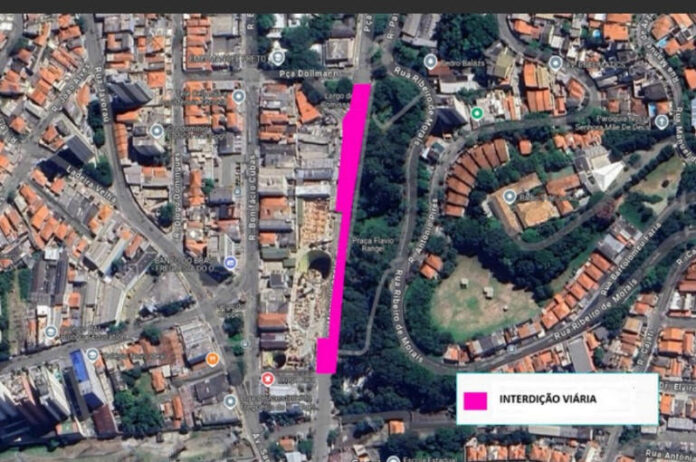Obras da Linha 6-Laranja interditam a Avenida Miguel Conejo, na Freguesia do Ó, na noite deste sábado (1º)