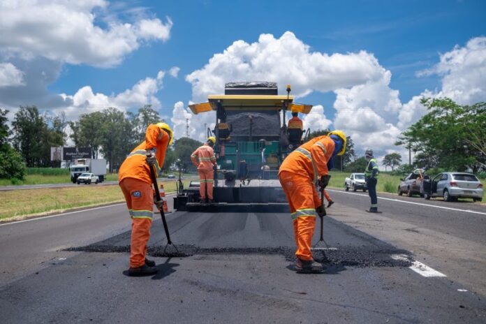 Obras nas rodovias da EcoNoroeste em São Paulo provocam mudanças Obras nas rodovias da EcoNoroeste em São Paulo provocam mudanças no trânsito de veículos a partir desta segunda-feira (20)
