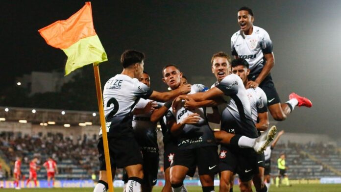 Onde assistir os principais jogos da Copinha nesta segunda-feira