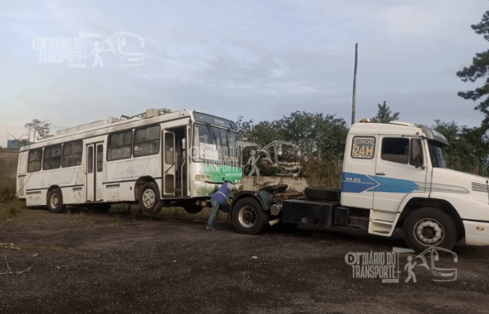 Ônibus híbrido histórico que vai ser restaurado com ajuda de rifa de miniaturas já está no ABC Paulista, na Viação Talismã (VÍDEO)