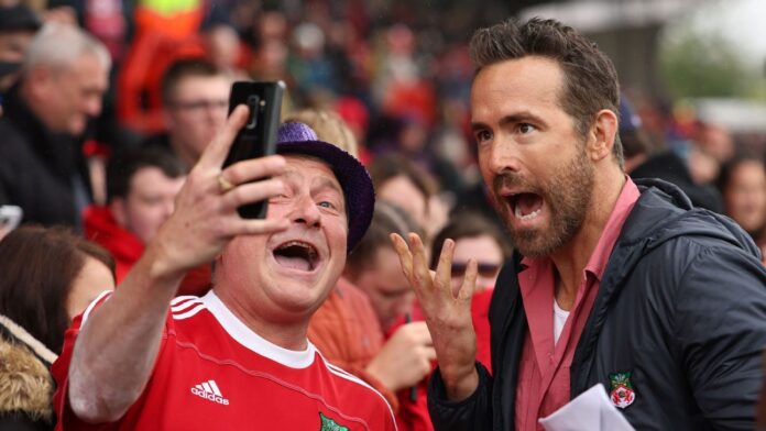 Por que Wrexham, de Ryan Reynolds, causa inveja até em carrasco do Brasil