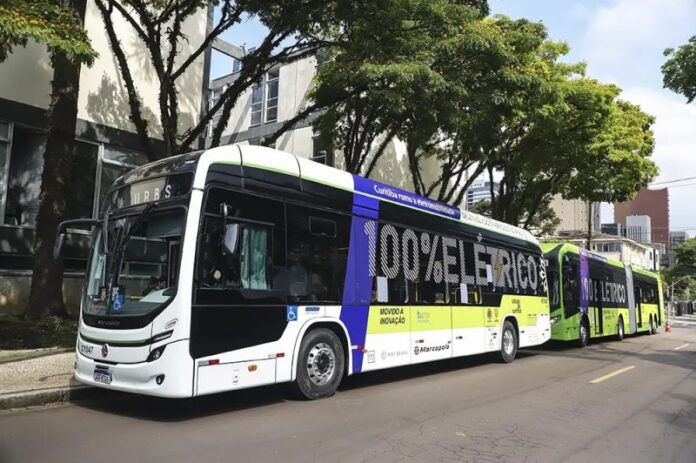 Prefeitura de Curitiba e Banco Alemão KfW assinam empréstimo de 100 milhões de euros para a compra de 84 ônibus elétricos