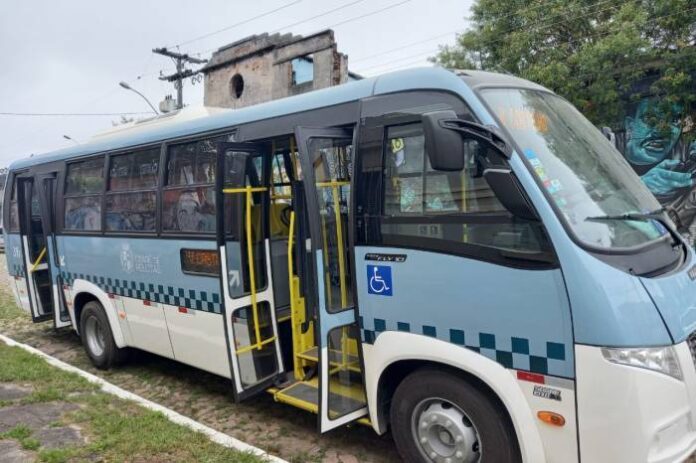 Prefeitura de Pelotas (RS) reforça transporte coletivo na zona rural com novo ônibus