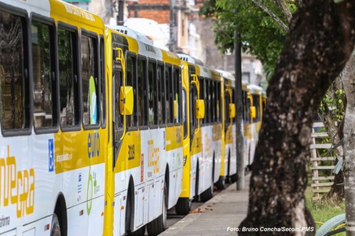 Prefeitura de Salvador (BA) reativa linhas de ônibus após reivindicações da população