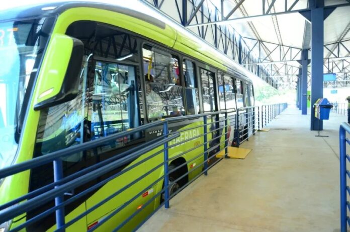 Prefeitura de Uberaba (MG) e empresas de ônibus negociam reajuste da tarifa