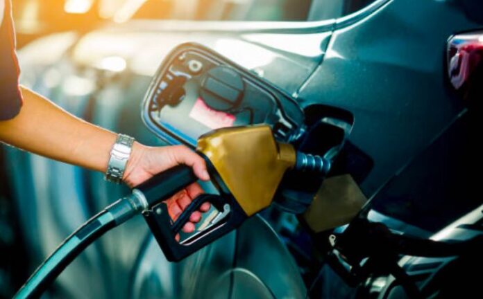 Reajuste nos preços da gasolina e diesel começa a valer a partir de sábado (1º)
