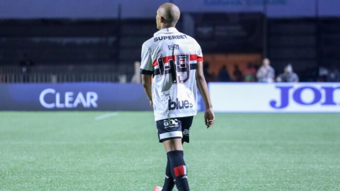Ryan Francisco decide e São Paulo vira sobre a Portuguesa