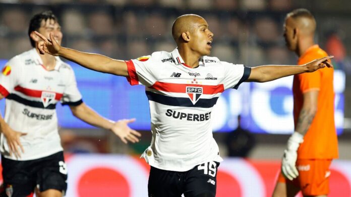 Ryan Francisco se emociona com 1º gol pelo profissional do São Paulo