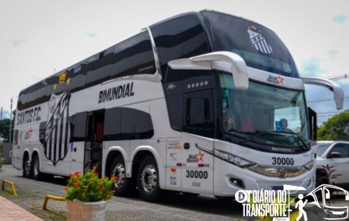 Santos FC apresenta novo ônibus para a temporada 2025