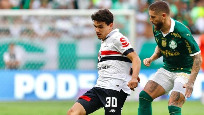 São Paulo encaminha saída de Moreira para o Porto