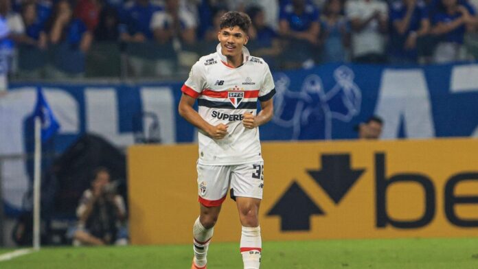 São Paulo encaminha venda de William Gomes