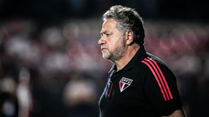 São Paulo quer dois reforços e novas saídas até quarta-feira