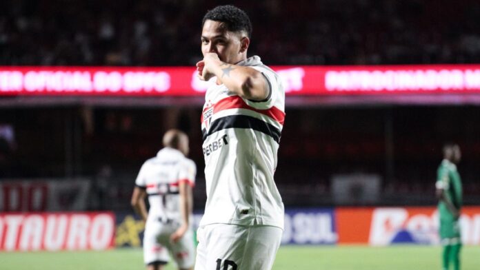 São Paulo vence o Guarani na reestreia de Oscar
