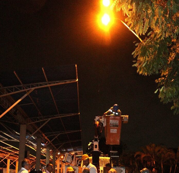 Terminal da Cidade Kemel, em Poá (SP), recebe nova iluminação e ações de zeladoria