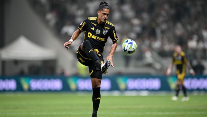 Vasco encaminha contratação do zagueiro Mauricio Lemos, do Atlético-MG