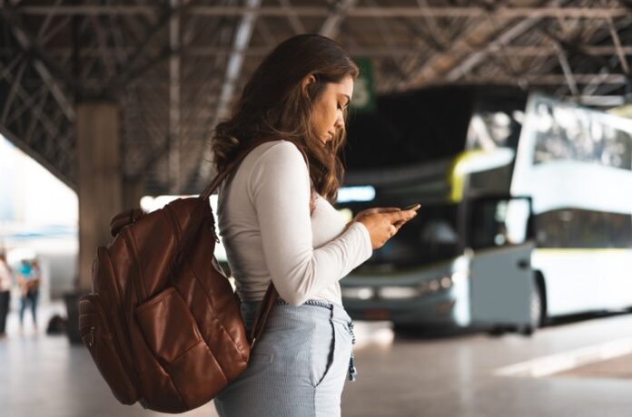 Venda de passagens rodoviárias cresce 60% em canais digitais em 2024, aponta Praxio
