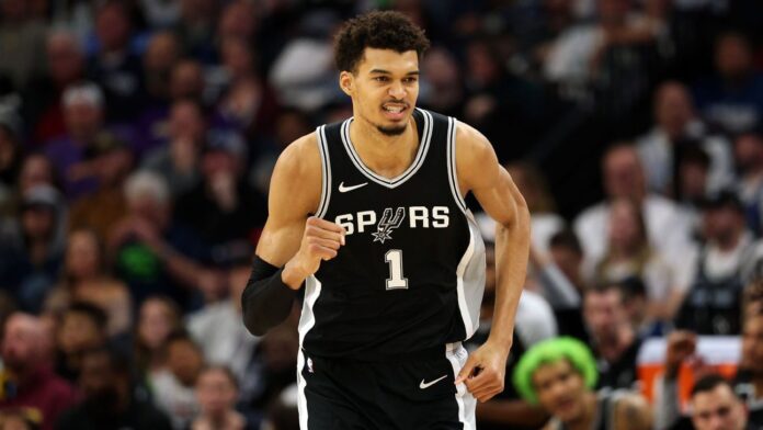 Wemby dá show, ofusca grande noite de Jokic, e Spurs Wemby dá show, ofusca grande noite de Jokic, e Spurs vencem os Nuggets